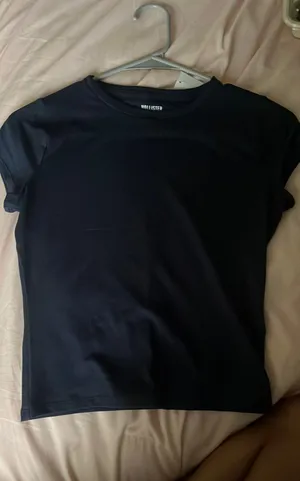 Hollister Top thumbnail 1