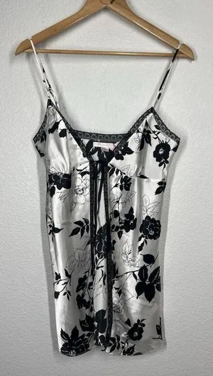 Victorias Secret Satin Tie Front Babydoll Chemise Top Large Lingerie White Black thumbnail 1