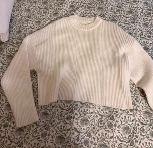 Cropped Ribbed White Sweater thumbnail 1