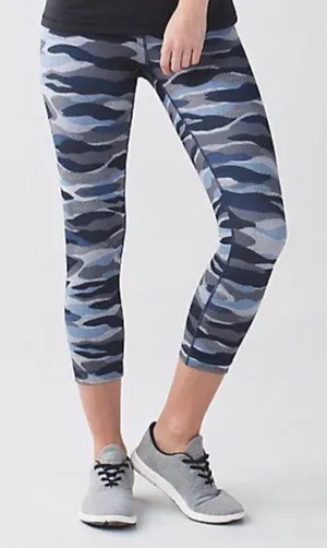 Lululemon wunder under Camo crop leggings thumbnail 1