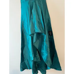 Lulu’s Broadway Show Emerald Green High-Low Gown Size M thumbnail 8