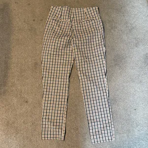 A New Day Nude Black Plaid High Rise Elastic Waist Ankle Pants Size 6 thumbnail 3