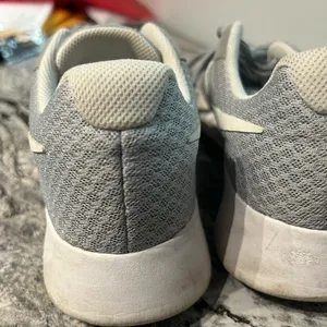 Nike Women's Gray Sneakers thumbnail 10
