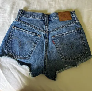 Levi’s 501 Shorts Dark Wash thumbnail 2