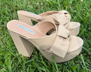 Chelsea & Violet Doris Raffia Knot Tan Chunky Block Sandals Size 9M thumbnail 1