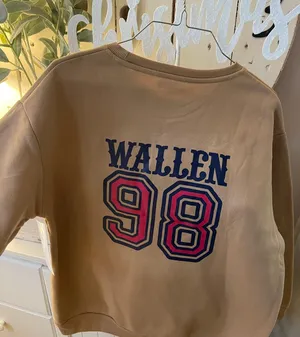 Morgan Wallen Crop Sweatshirt Size M thumbnail 1