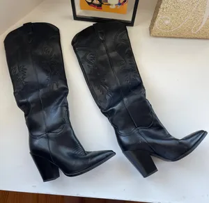 Is pm Black cowboy boots thumbnail 1