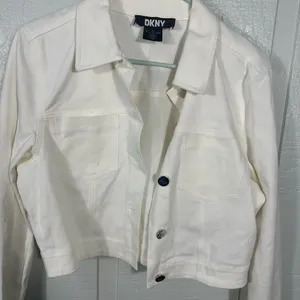 DKNY Women's Denim Cropped Button Up Jacket Size Small NWT thumbnail 4