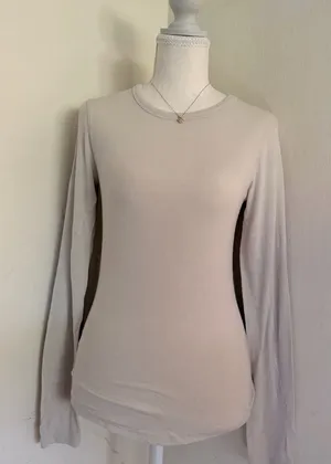 Lululemon Athletica Cream Long Sleeve Tee thumbnail 1