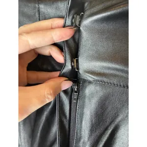 Intermix Shorts Women 4 Black Kitty Pleated Faux Leather‎ High Rise Streetwear thumbnail 6
