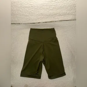Offline by Aerie Biker Shorts Green‎ Size Small 7” NWOT thumbnail 4