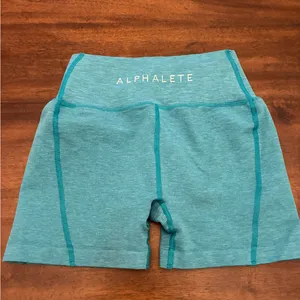 Alphalete Biker Shorts Women’s Medium Blue 4.5” Inseam thumbnail 3