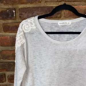 Abercrombie & Fitch Gray Lace Embroidered Sweater Women's Size XS thumbnail 2