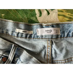 Mango MNG Andy Distressed Denim Shorts Button Fly Raw Hem Size 10 thumbnail 2