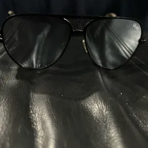 Quay Iconic 126 Black Frame Blue Lens thumbnail 11