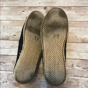 TOMS Shoes thumbnail 5