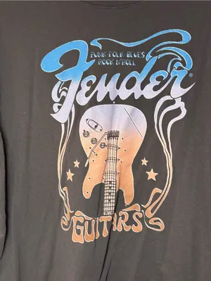 Fender Women’s Guitar Graphic Tee Size Large thumbnail 2