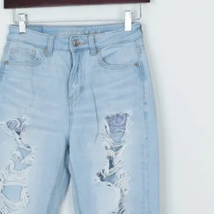 American Eagle Straight Taper Distressed Mom Jeans‎ Women's Size 00 Long thumbnail 3