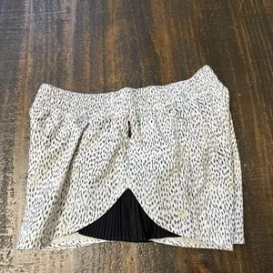 Lululemon Pleat To Street Shorts thumbnail 4