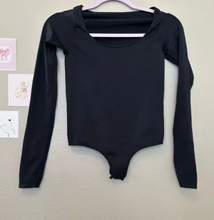 Skims essential scoop neck long sleeve top thong small/medium thumbnail 1