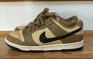 Nike Women’s Dunk Low Sneakers thumbnail 2