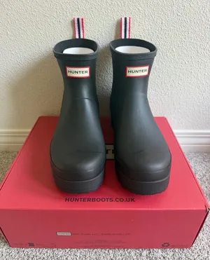 Hunter Play Black Matte Short Boots- Size 11 Brand new in box! thumbnail 1