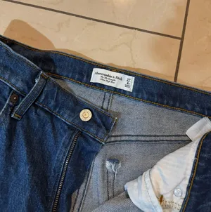 Abercrombie And Fitch Jeans thumbnail 2