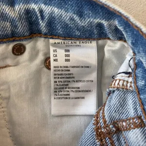 American Eagle 90s Boyfriend Shorts 000 Blue Distressed Highest Rise‎ Denim thumbnail 6