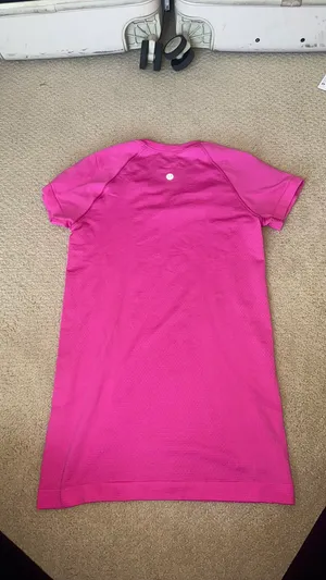 Size 4 lululemon swiftly tech  thumbnail 2