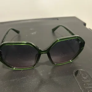 Green Sunglasses thumbnail 10