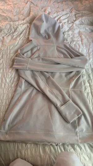 lululemon jacket  thumbnail 2