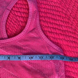 Lululemon Swiftly Tech Racerback EUC, size 4 Bright pink color thumbnail 4