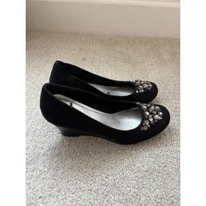 Report Wedge Heels Womens 8 Black Rhinestone Embellished Low Pump Evening Glam‎ thumbnail 6