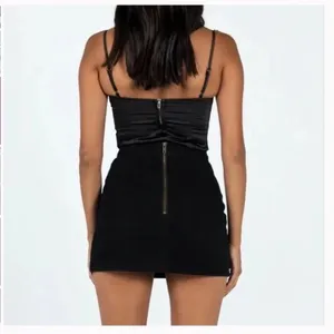 LIONESS Lola Black Denim Mini Skirt NEW Size 6 thumbnail 2