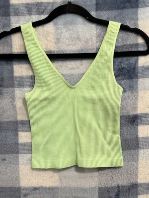 Comfort Cove Clothing Light Green Ribbed V-Neck Cropped Tank Top thumbnail 1