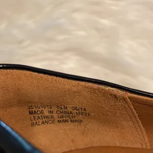 Clarks Artisan Shoes size 8.5 patend leather with bow color black thumbnail 13