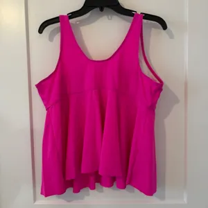 ❤️Hot Pink Swim Top❤️ thumbnail 2