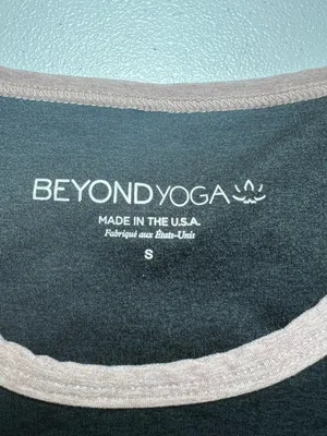 Beyond Yoga Contrast High Neck Sports Bra - Black‎ & Dusty Rose Trim thumbnail 4
