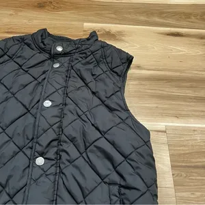 Gap Quilted Black Vest Women’s Small thumbnail 6