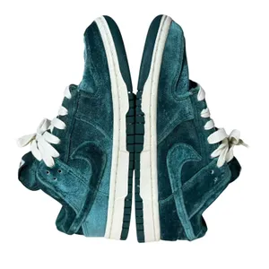 Nike Dunk Low Green Velvet Sneakers Shoes Womens Size US 6 Atomic Teal thumbnail 5