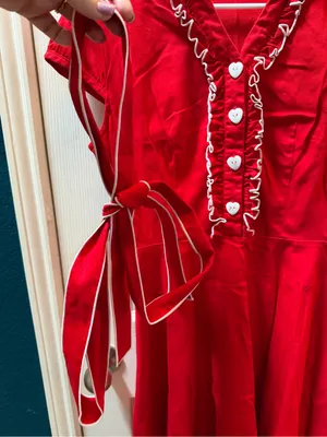 Vintage size L women’s Red Ruffle Front Dress with Heart Buttons thumbnail 2