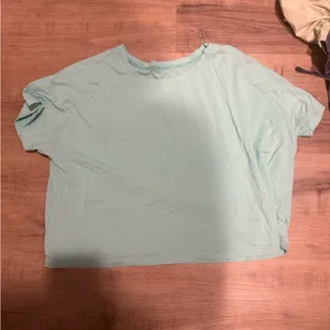 lululemon athletica Light Green Short Sleeve Tee thumbnail 1