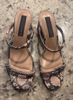 Steve Madden Snakeskin print heels thumbnail 1