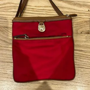 Michael Kors Kempton Small Crossbody Bag thumbnail 4