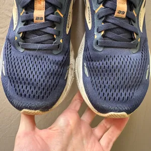 Brooks Adrenaline GTS 23 Sneakers thumbnail 7