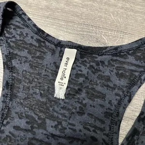 •EVER HOTTIE• YOGA TANK thumbnail 3