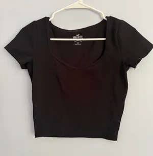 Hollister Top thumbnail 1