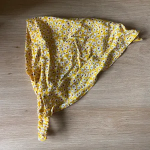Wild Fable ‼️ Yellow Daisy Headband Bandana‼️ thumbnail 1