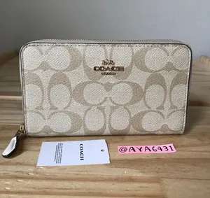 Coach Wallet thumbnail 1