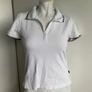 North Face A5 series white Women’s medium short sleeve polo shirt thumbnail 1